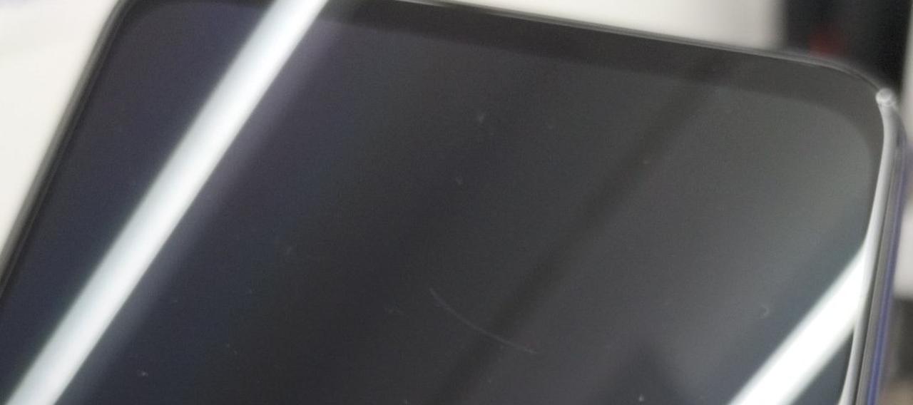 画面下部キズあり