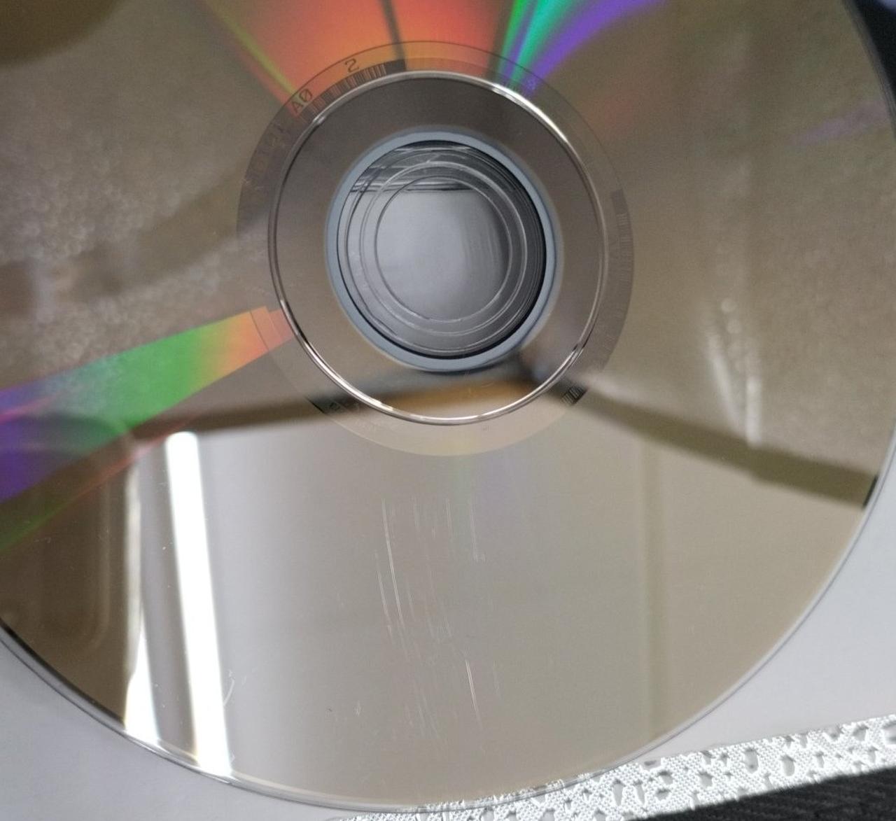 ディスク1
下にスリ傷