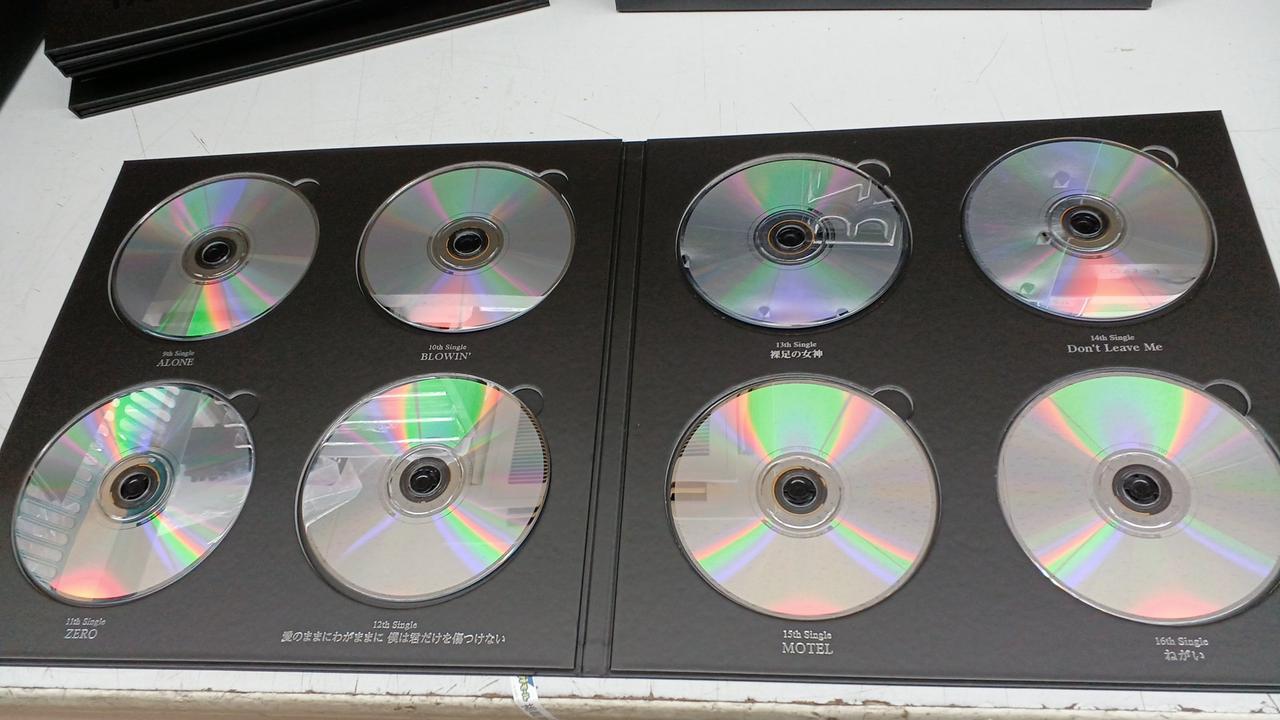 ビーイング|B'Z COMPLETE SINGLE BOX(BLACK|HARDOFFオフモール