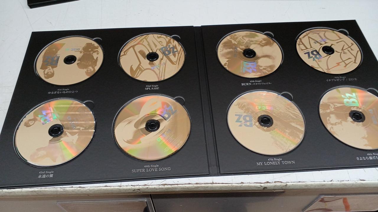 ビーイング|B'Z COMPLETE SINGLE BOX(BLACK|HARDOFFオフモール