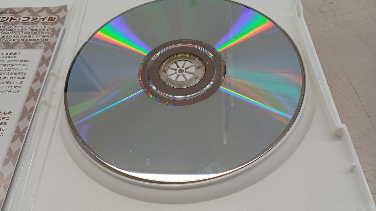 画像ではわかりにくい細かいキズがあります