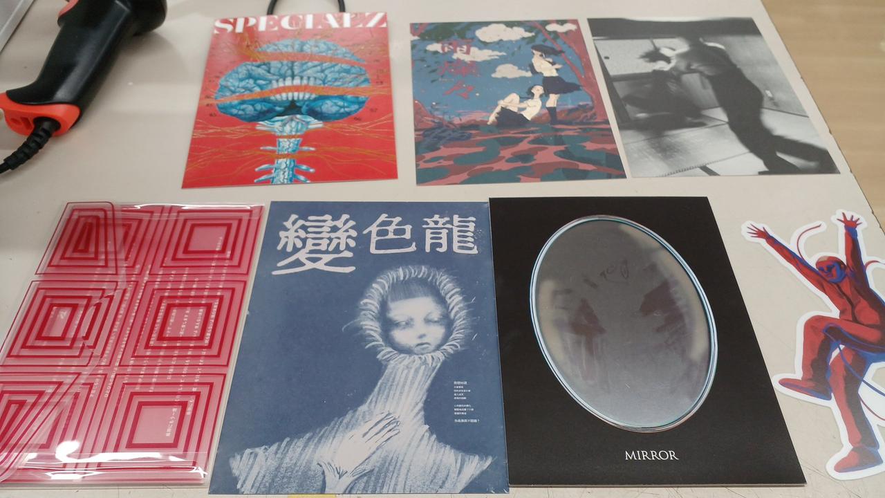 歌詞カードは現状品です。