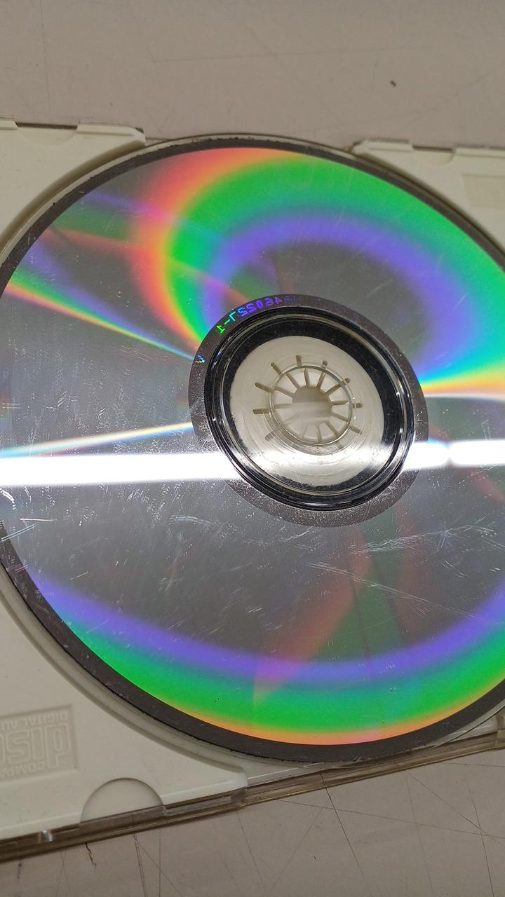 ディスク細かいキズヨゴレがあります。