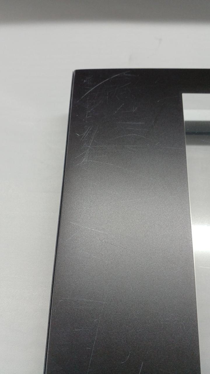 ケースに細かい傷があります