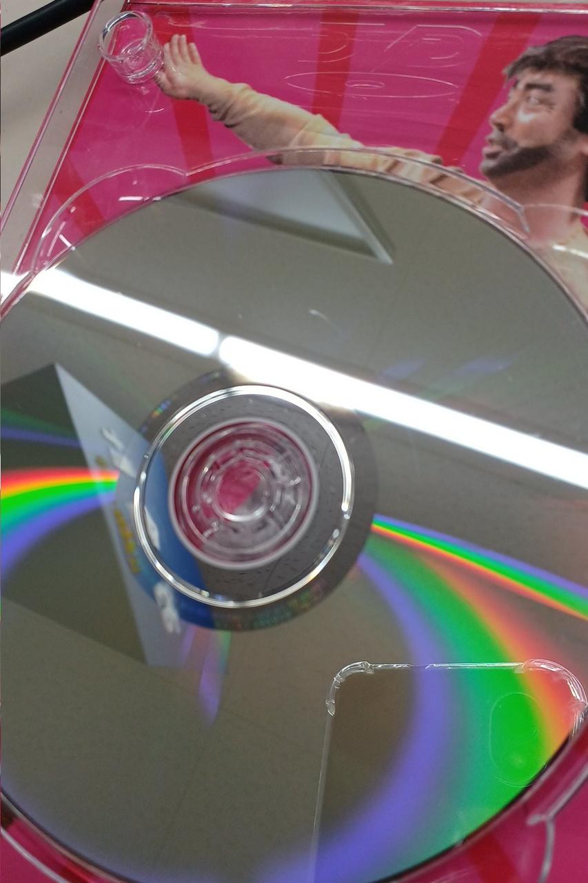 キズがあります。