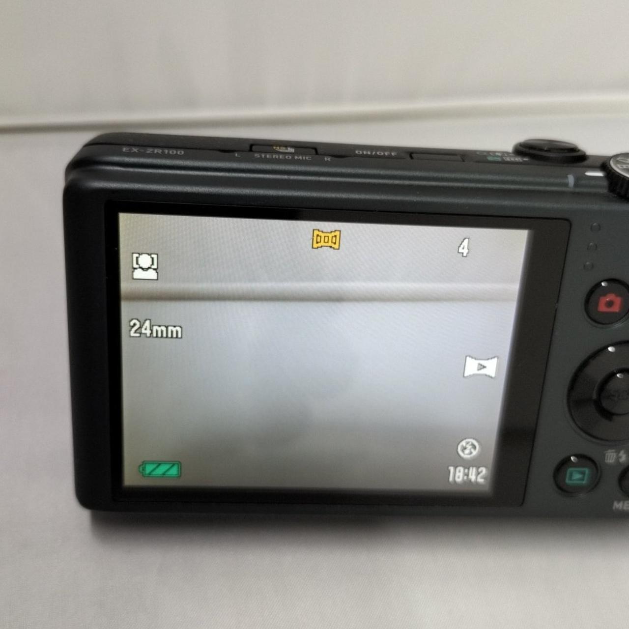 左側黄ばみあります