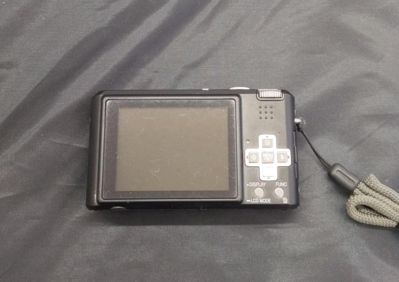 液晶にこすれ跡あります