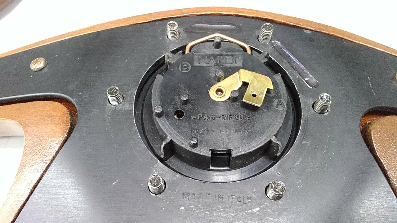 NARDI ウッドステアリング PA6-GF30
