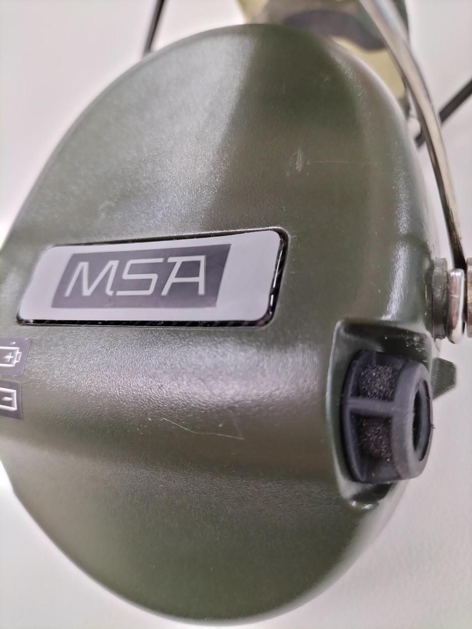 MSAのシールが貼られています