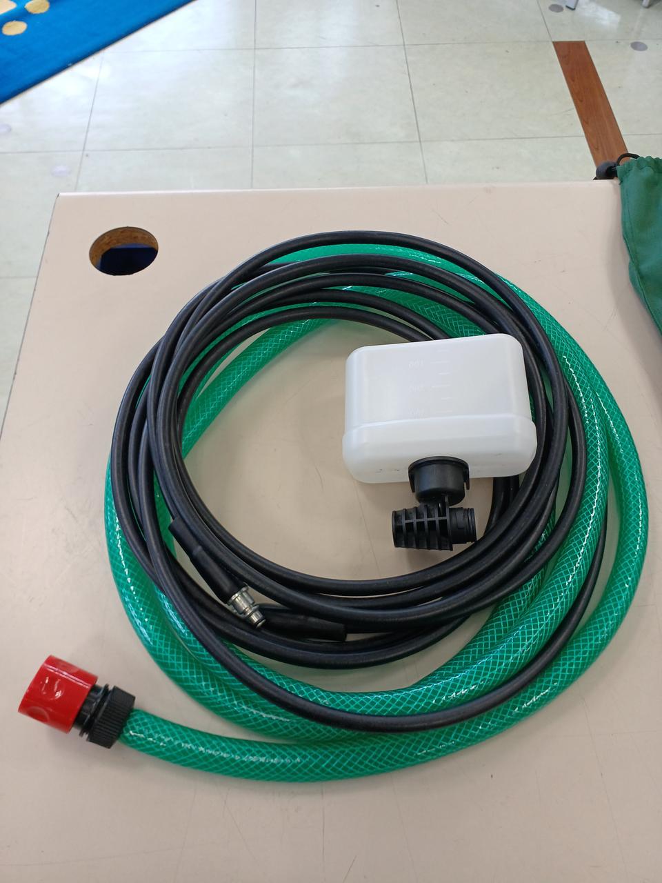 【週末値下げ中】BOSCH 高圧洗浄機　オプションキット付 週末値下げ中】BOSCH 高圧洗浄機 オプションキット付
