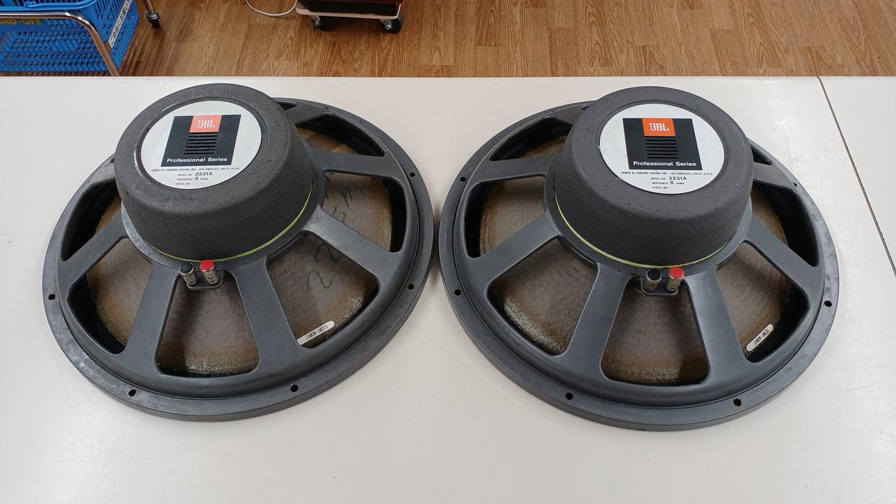 JBL 2231A 38cmプロフェッショナルシリーズ スピーカー 動作品 JBL 2231A 8Ω ウーファー エッジ交換済み - 中古オーディオの