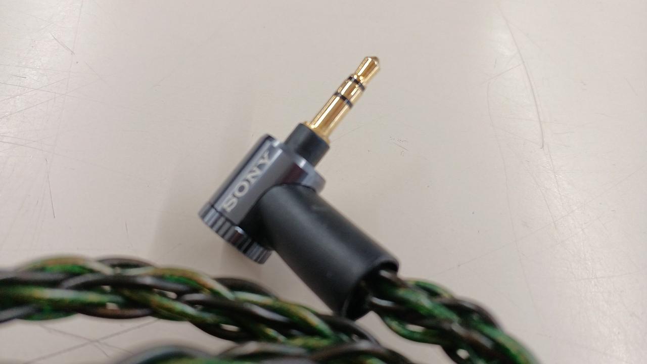 SONY - sony 純正リケーブル レビュー】SONY NW-ZX300をMUC-M12SB1 (キンバーケーブル)で最高