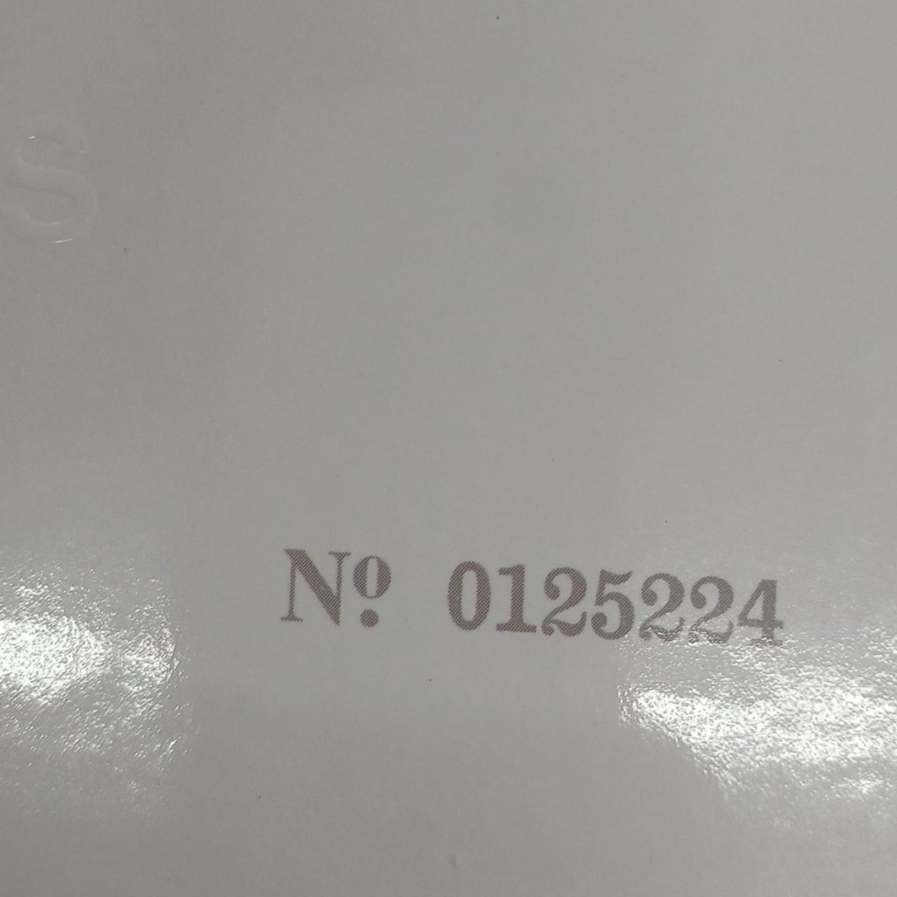 シリアルナンバーNo入っています。