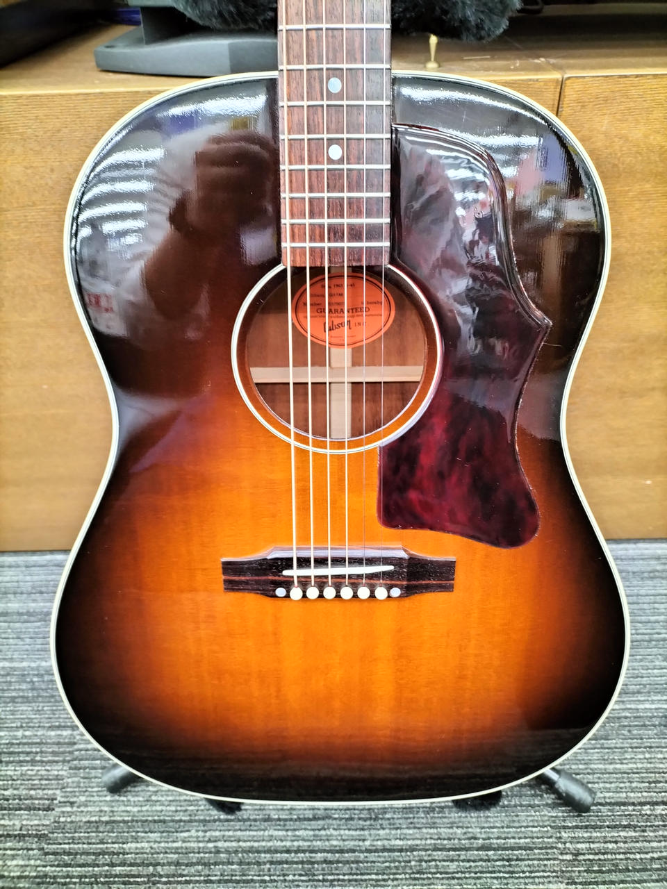 古いGibsonの アコースティックギター Gibson Japan