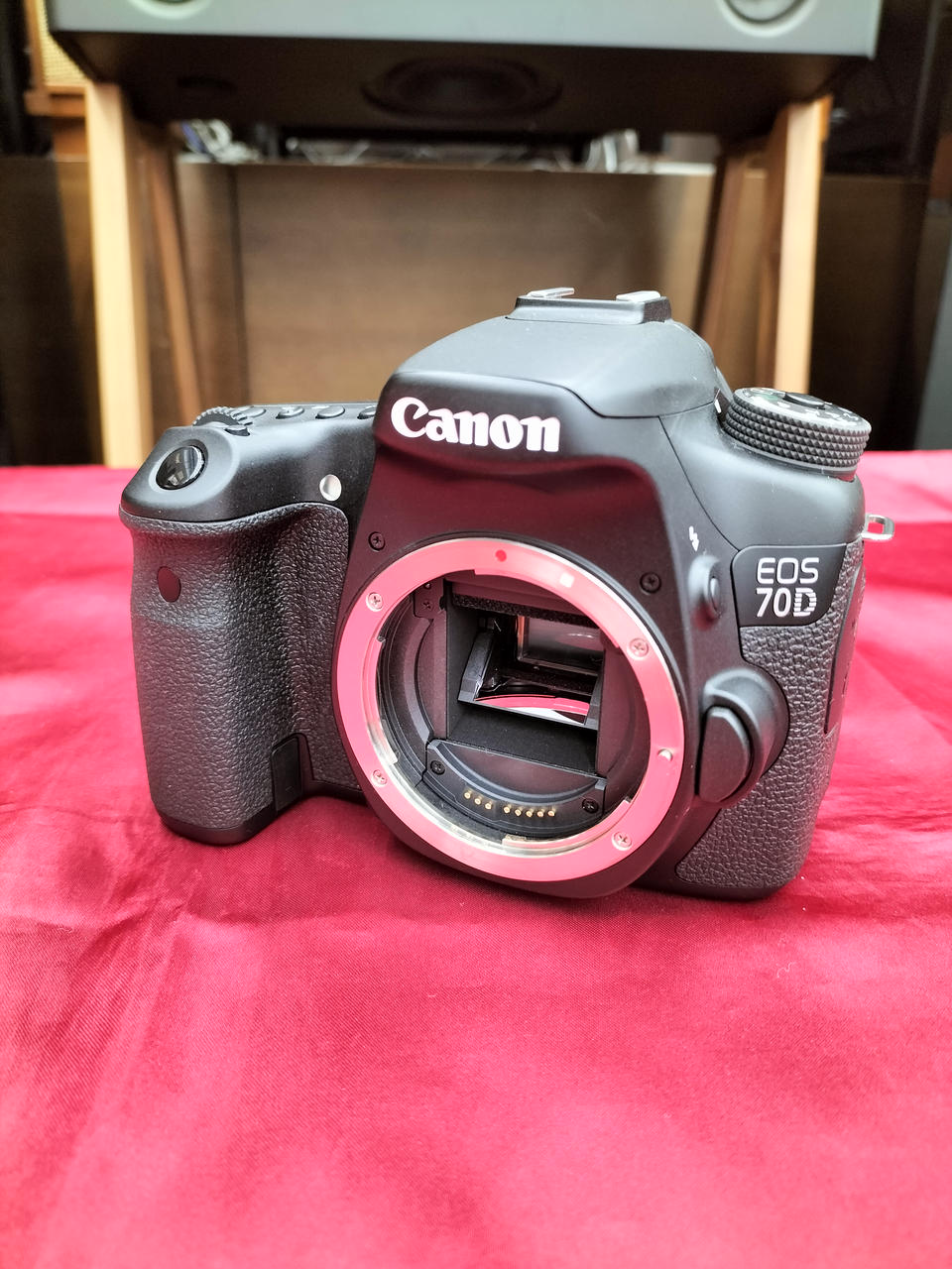 【ほぼ新品、ジャンク】Canon EOS 70D デジタル一眼レフカメラ ジャンク品】Canon EOS 70D デジタル一眼レフカメラ