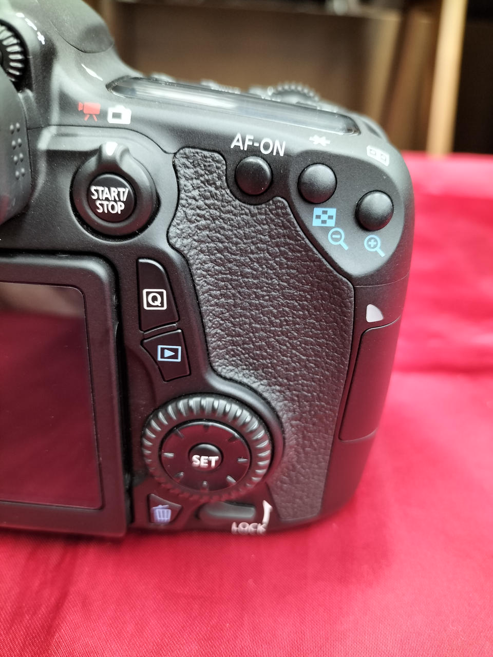＃Canon EOS 70D デジタル一眼レフカメラ デジカメ　キャノン Amazon | Canon デジタル一眼レフカメラ EOS 7D Mark II EF24