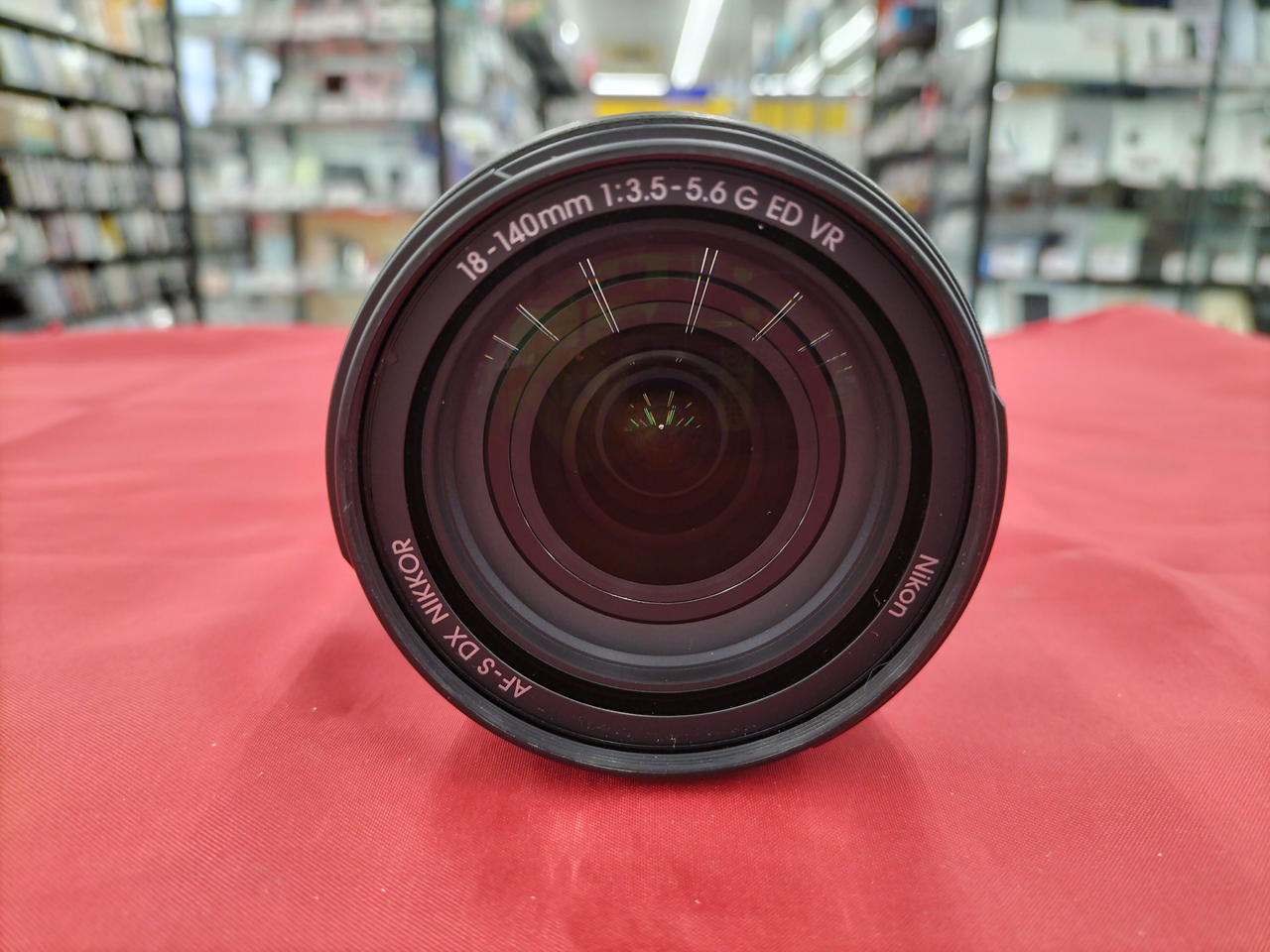 美品広角レンズ付　Nikon D5300 18-140VR kit RED Nikon D5300 digital SLR camera body kit w. 18-55mm VR DX