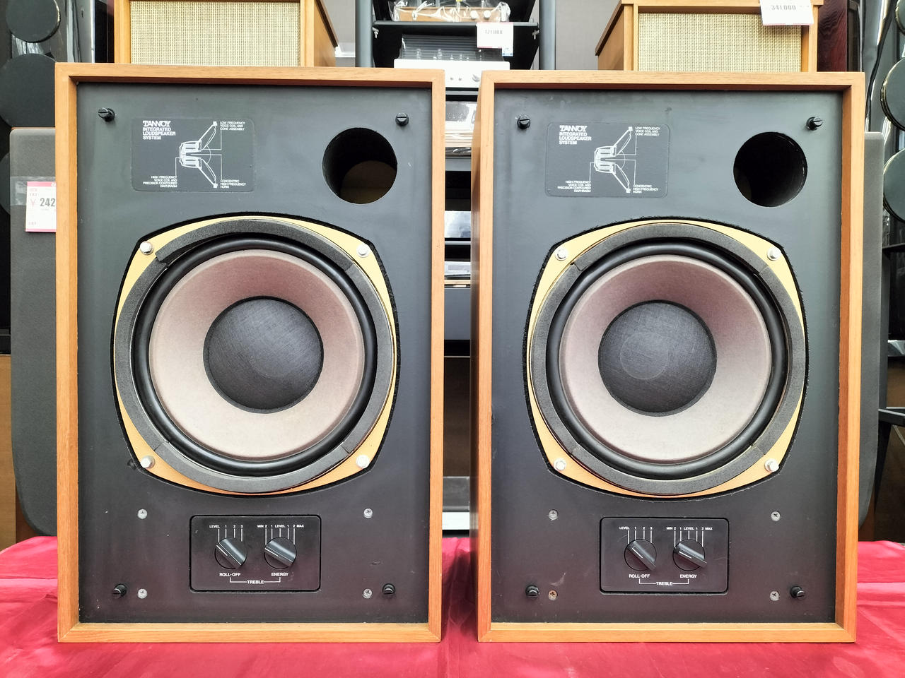 Tannoy スピーカー ウッド仕上げ ベージュ Tannoy スピーカー ウッド仕上げ ベージュ オファー TANNOYスピーカー