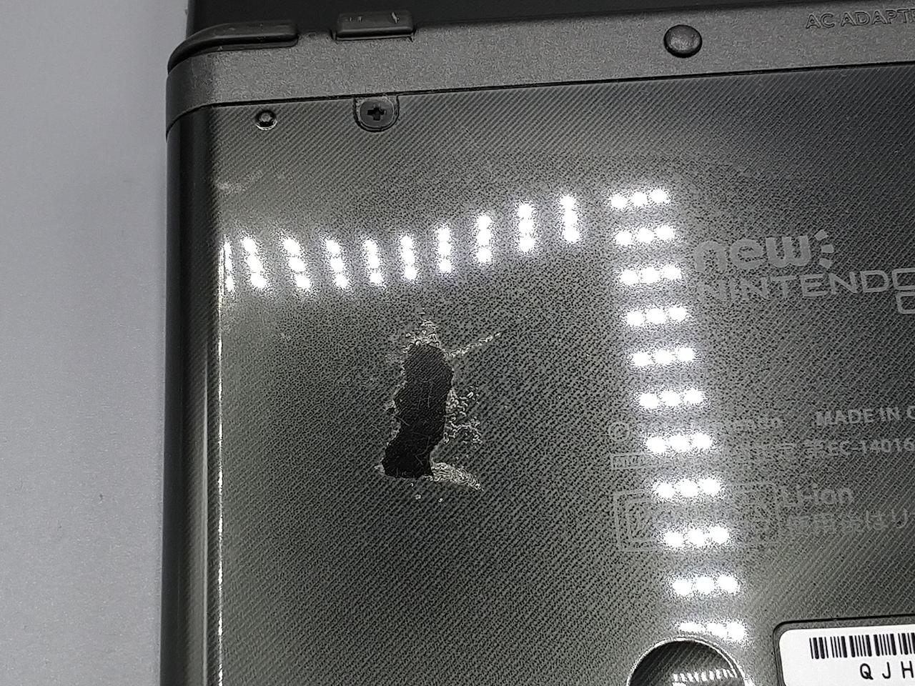 1箇所剥がれ傷があります。