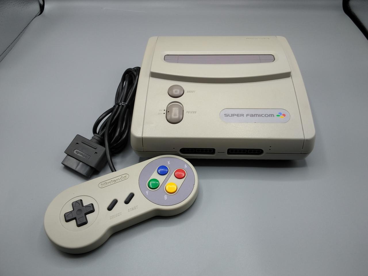 スーパーファミコンが小型になったJr.