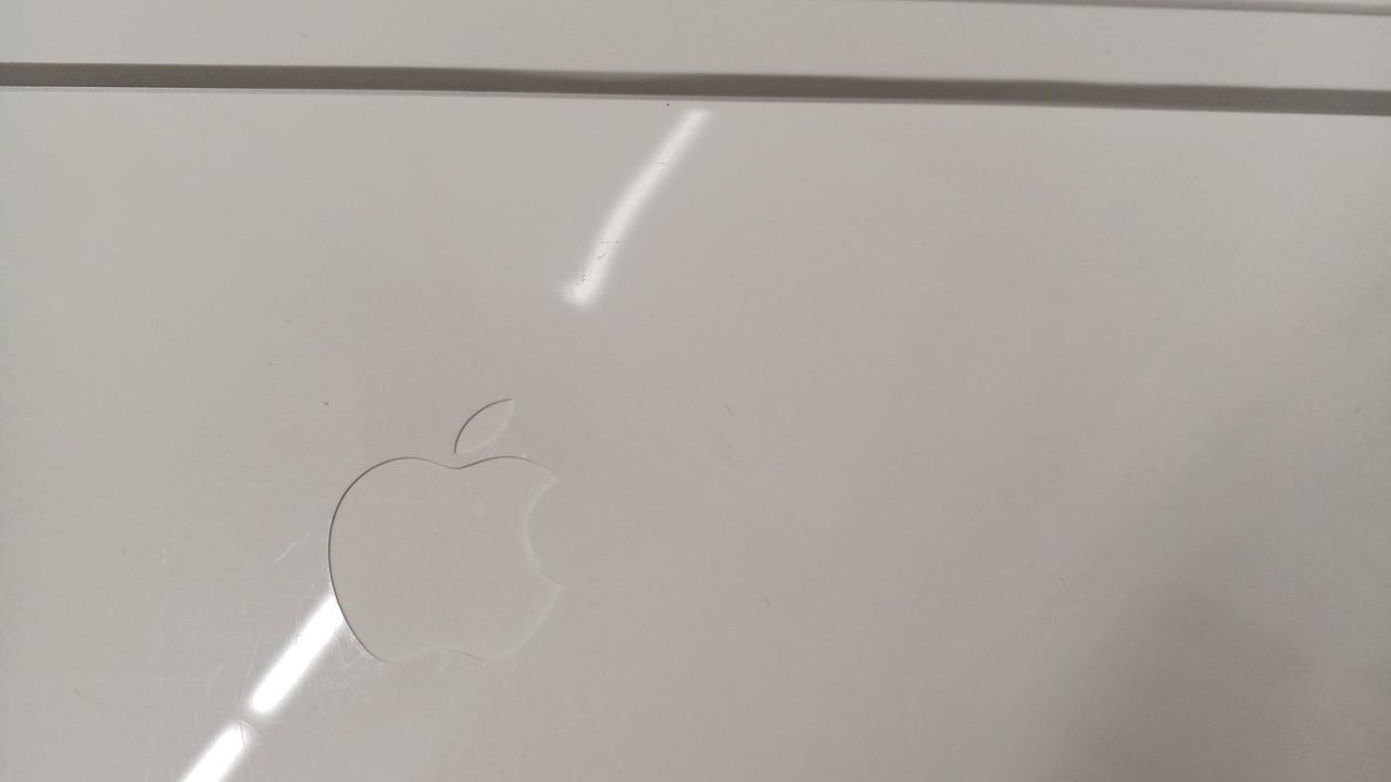 背面小キズあり