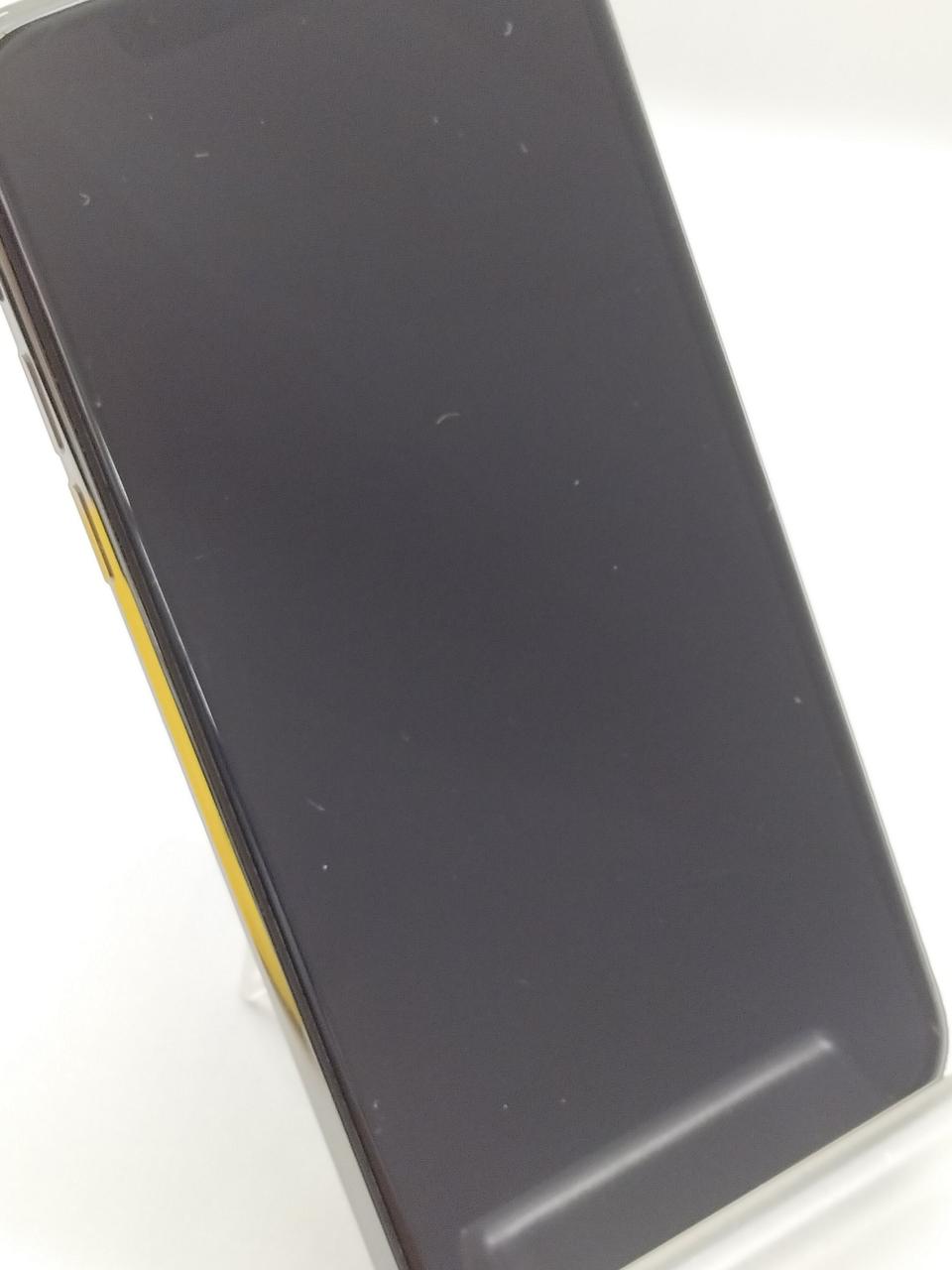 液晶前面に小キズあり