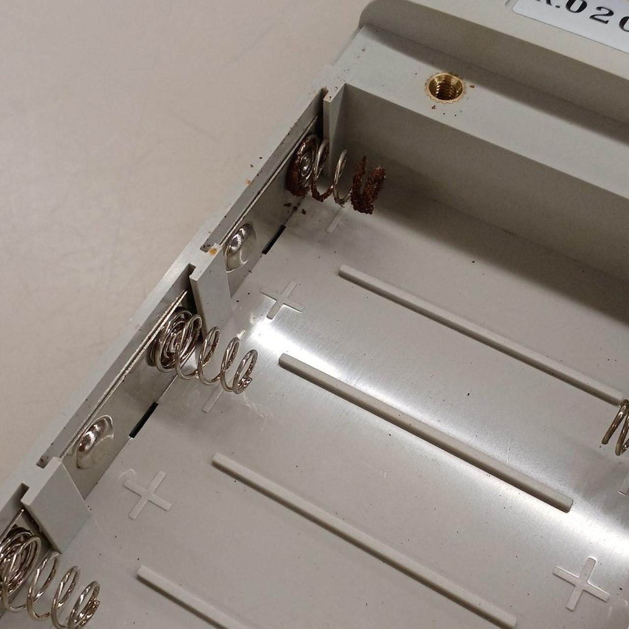 電池内部に錆びあります