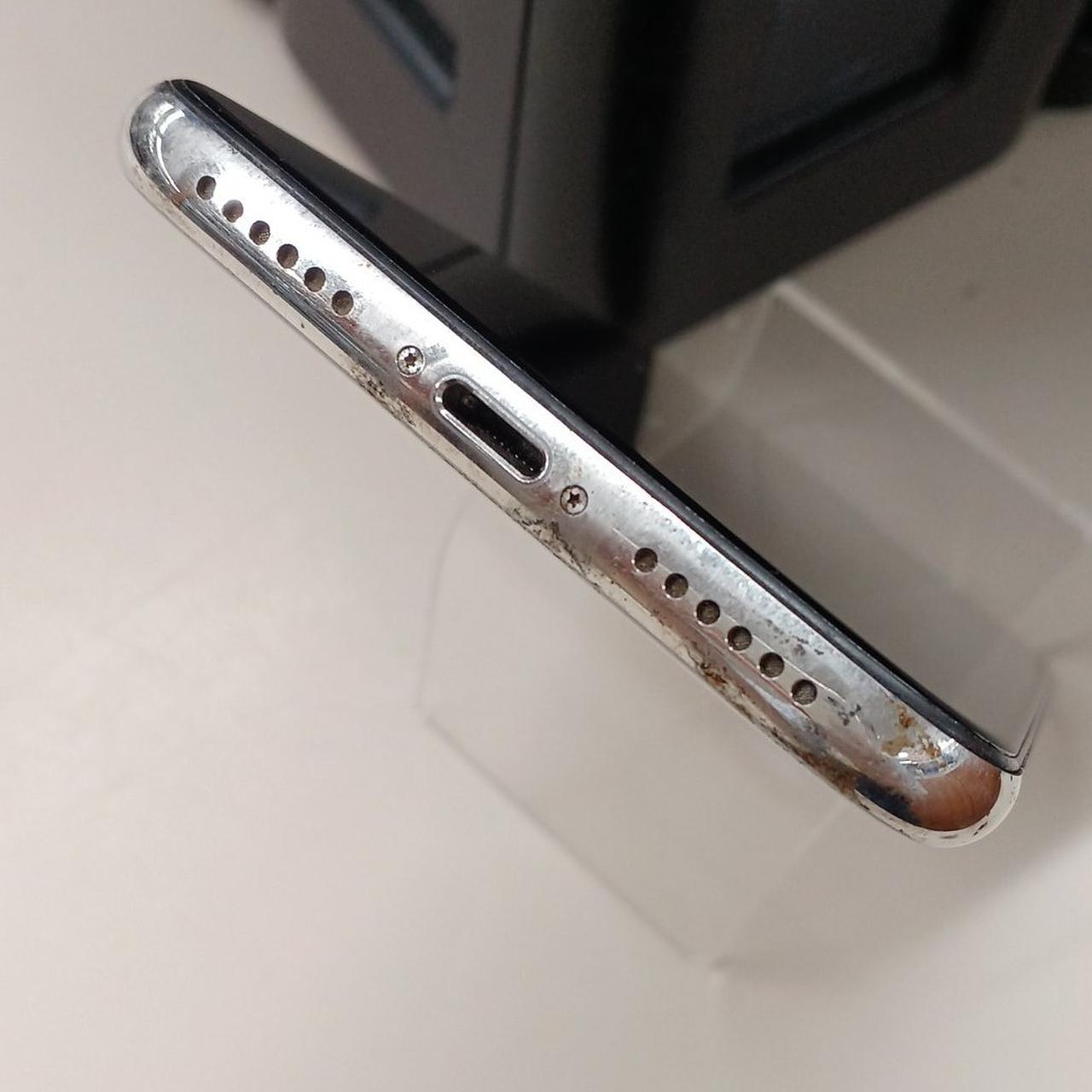 底にキズ汚れ多いです