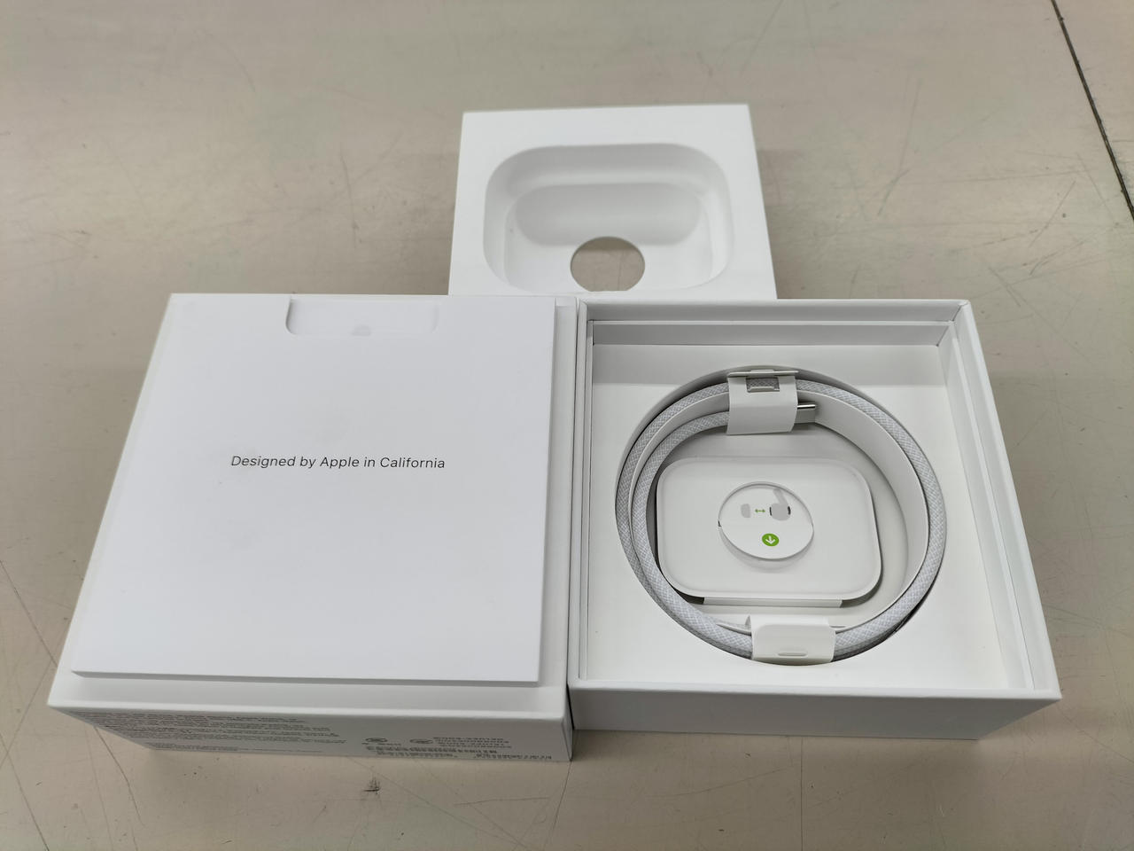 【ジャンク】Apple Pod 第2世代 ホワイト　箱付き ジャンク】Apple HomePod 第2世代 ホワイト 箱付き