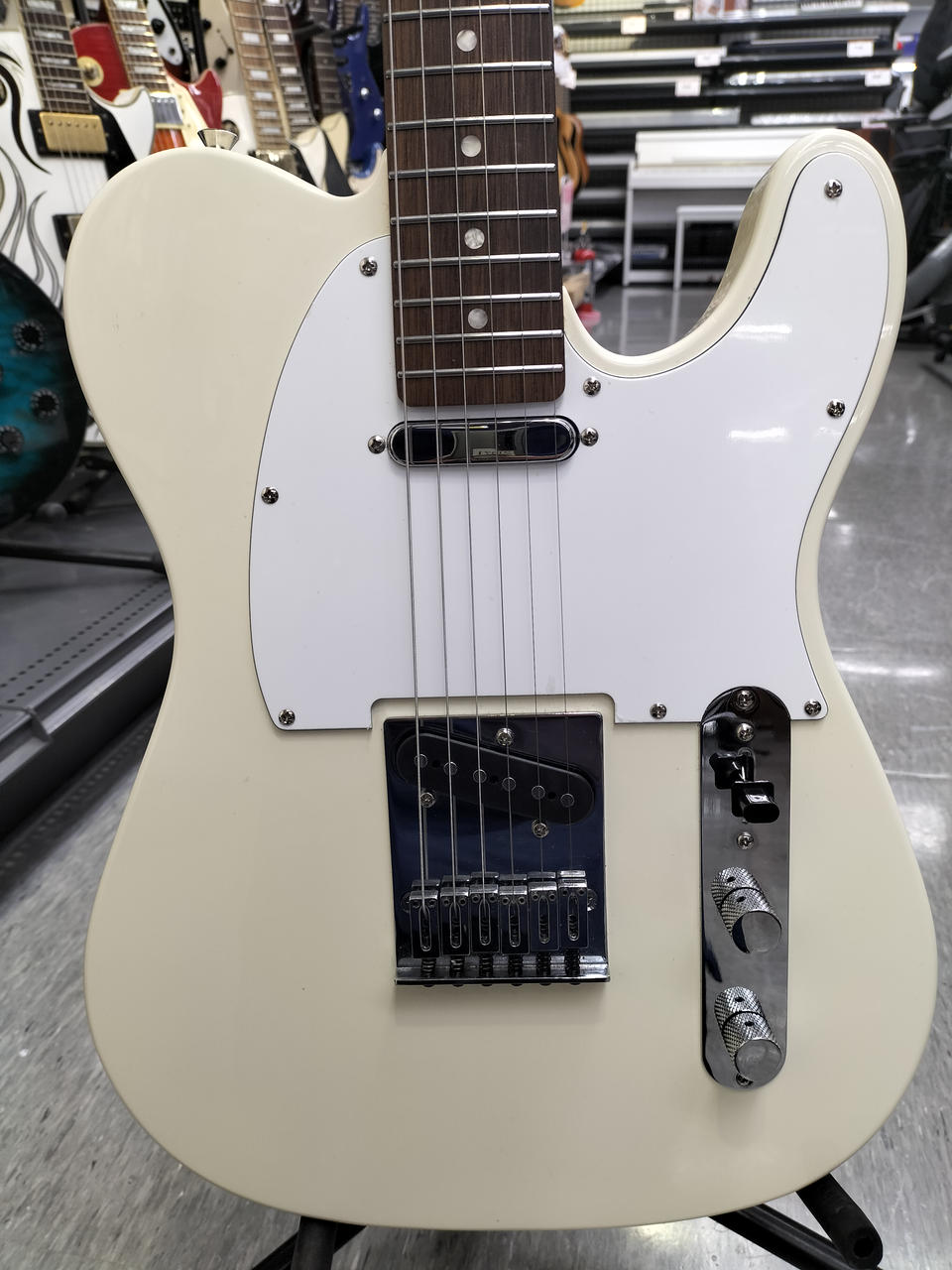 LaidBackのテレキャスタータイプのTL500ナチュラル使用感少ない美品です LaidBackのテレキャスタータイプのTL500ナチュラル使用感少ない