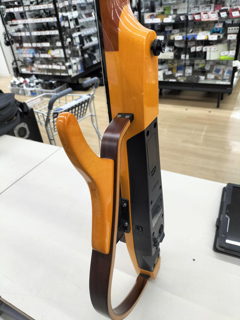 ヤマハ サイレントギター SLG130NW Yamaha SLG130NW Classical Style Silent Guitar (Natural) SLG130NW