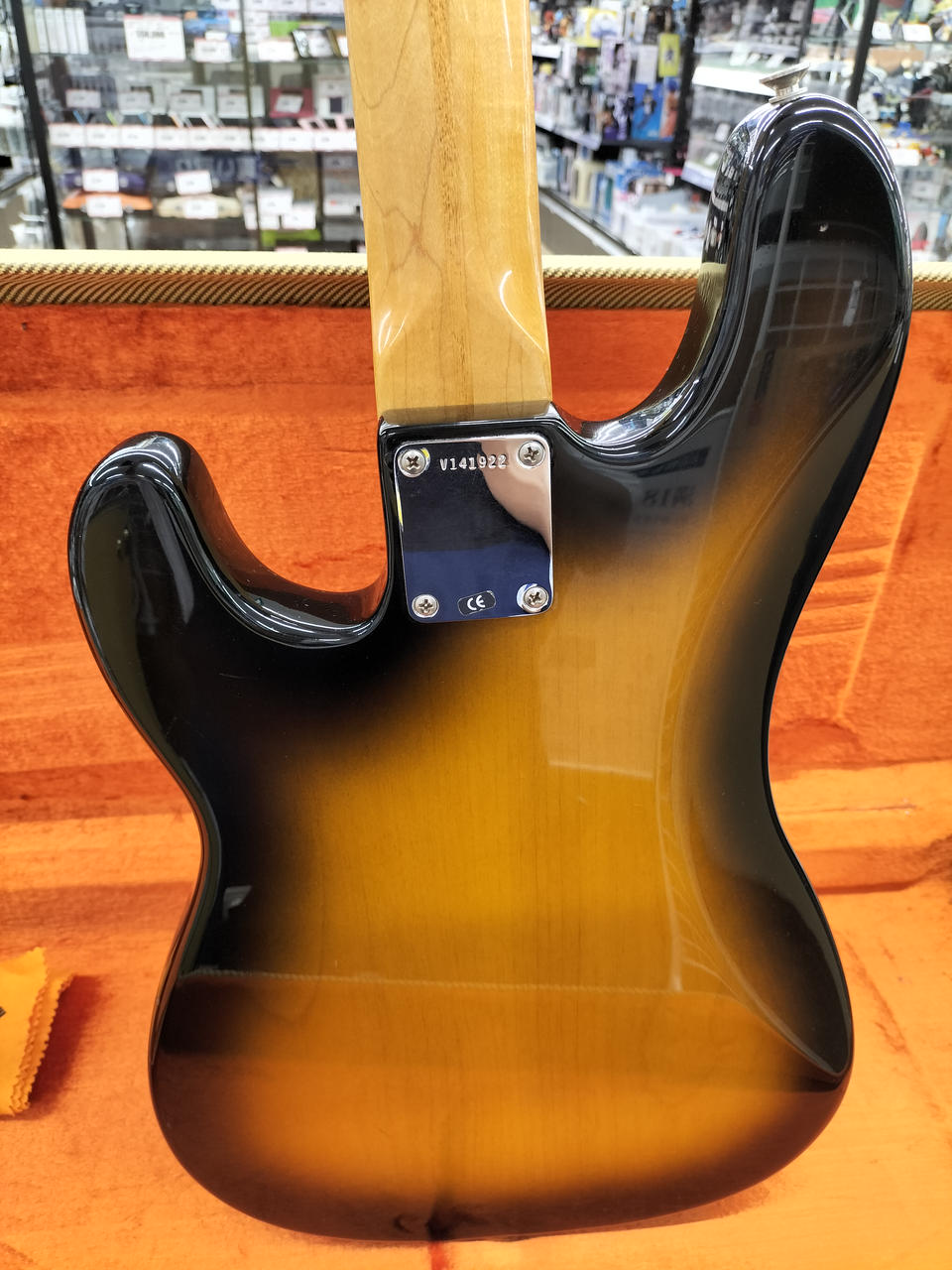 Fender フェンダー　エレキベース　プレシジョンベース フェンダー(FENDER)|エレキベース(プレシジョンベース)|HARDOFF