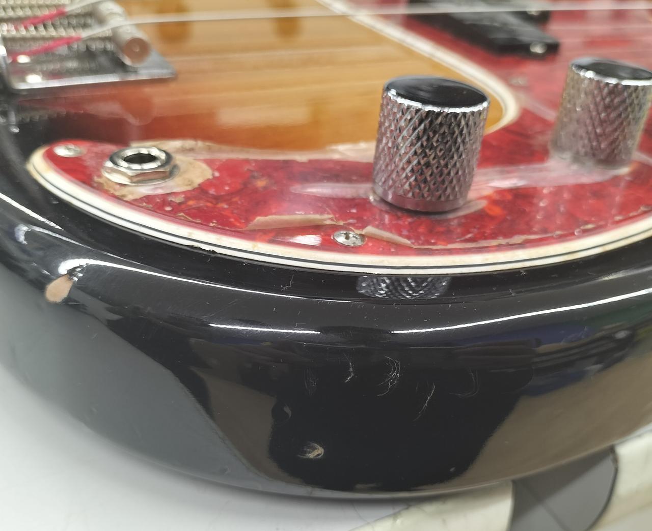 FENDER JAPAN 型番：PB62-70US 3TS エレキベース