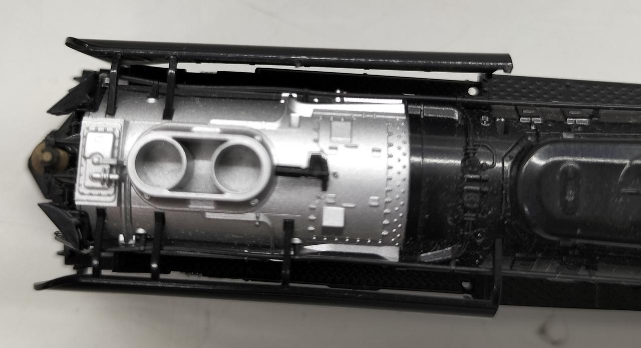 支え部分一部破損