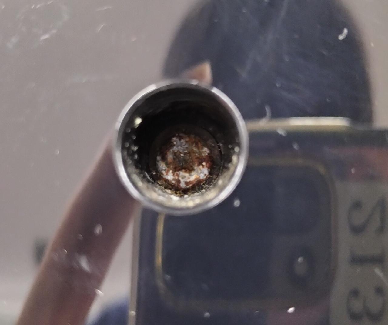 金属部分錆びています。