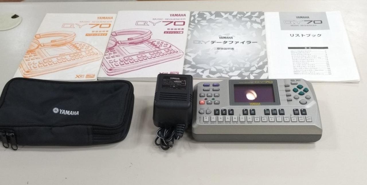 YAMAHA QY70 MIDI シーケンサー 本体 ACアダプター 説明書4冊 YAMAHA QX1のシーケンスデータをYAMAHA QY700にレコーディング