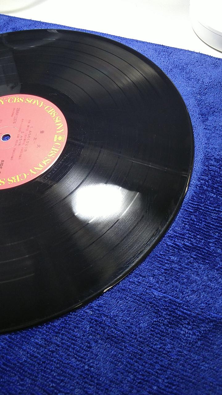 B面も3〜4cmほどのキスが有ります