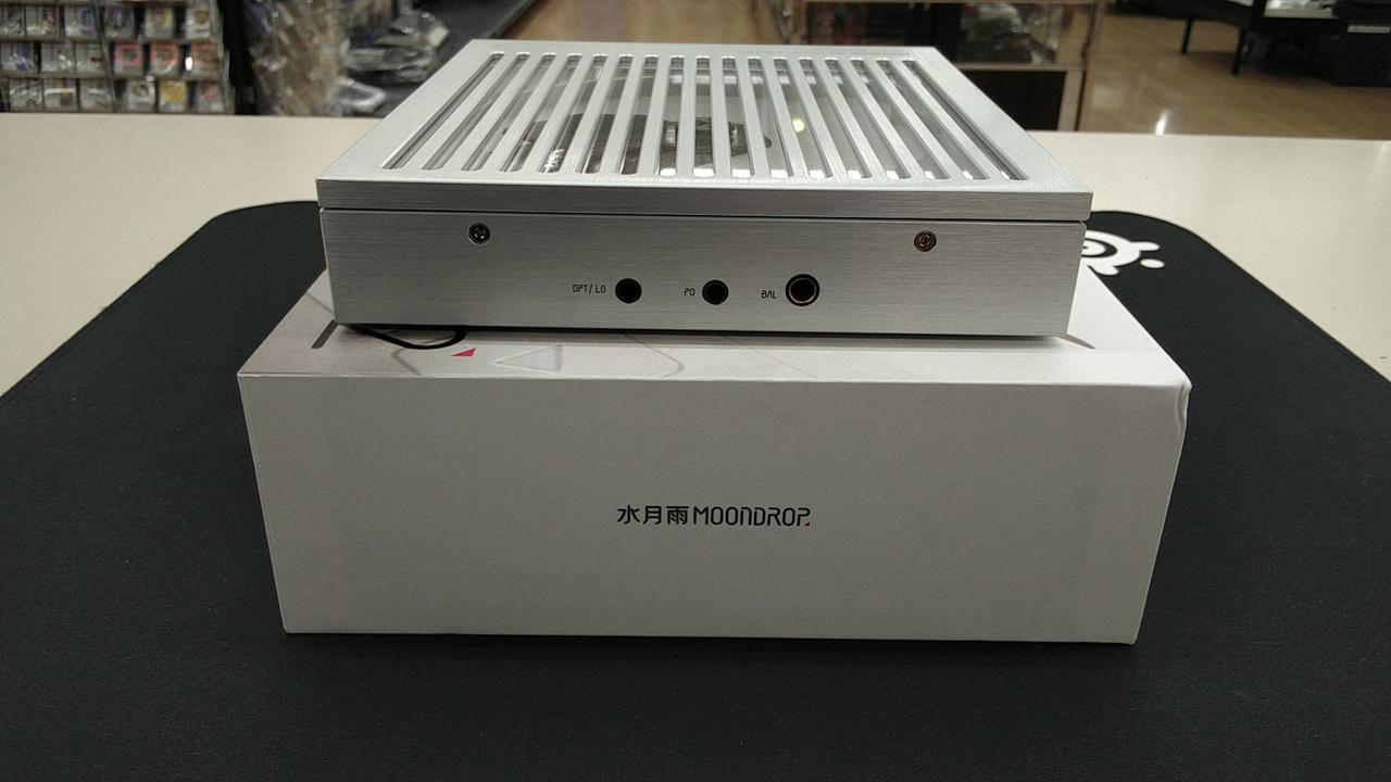 OTOtron(オトトロン)一式(本体１個)ポータブルCDプレーヤーCD2枚付き OTOtron(オトトロン)一式(本体1個)ポータブルCDプレーヤーCD2枚付き