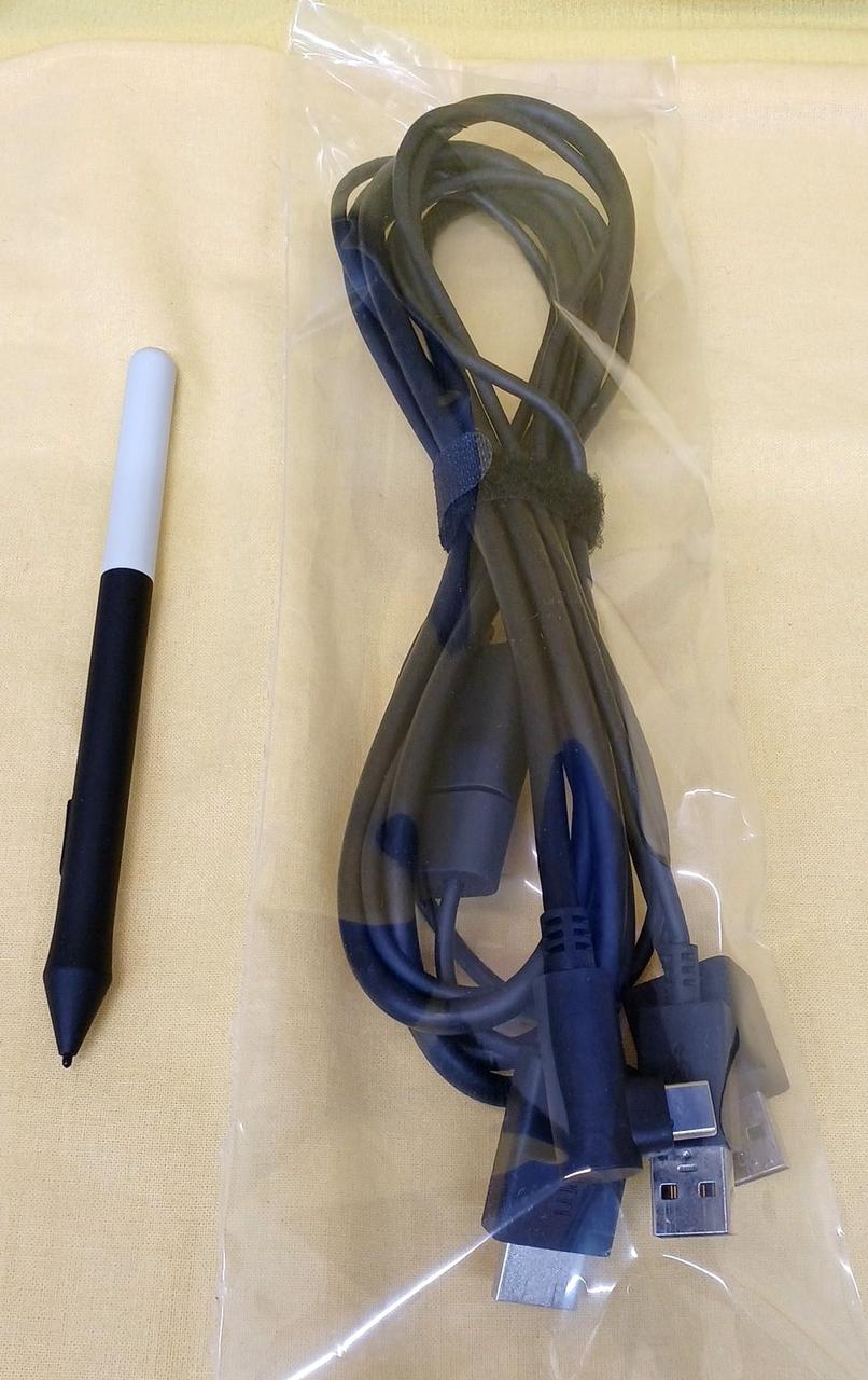 【値下げ交渉可】大幅値下げしました！美品　液晶ペンタブ 値下げ交渉可】大幅値下げしました！美品 液晶ペンタブ