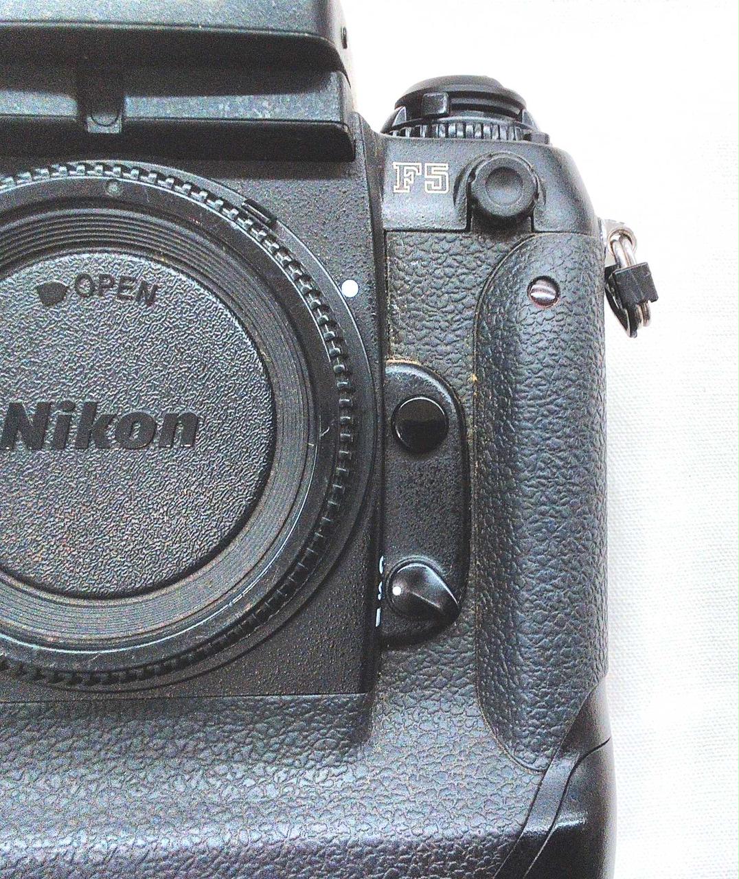 ☆完全ジャンク品☆ニコン【D70】【F100】【F5】ボディ3台セット ☆完全ジャンク品☆ニコン【D70】【F100】【F5】ボディ3台セット
