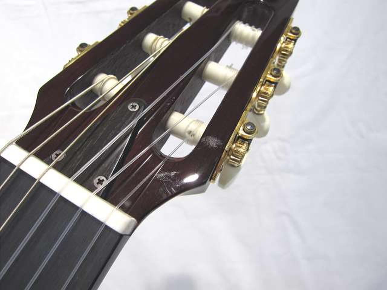 ヘッドに光の当たり具合で見える擦り傷あり