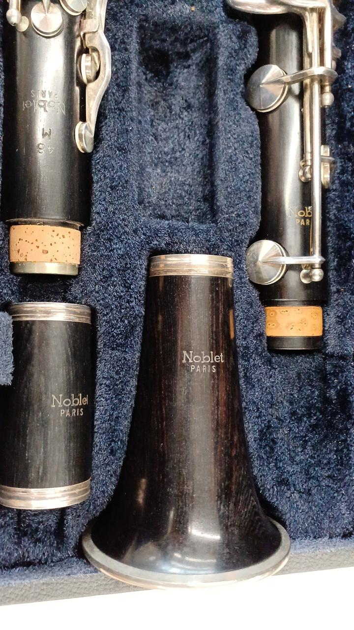 Noblet クラリネット本体 ハードケース付き クラリネット B♭キー 木管 本体 初心者セット 黒 ケース
