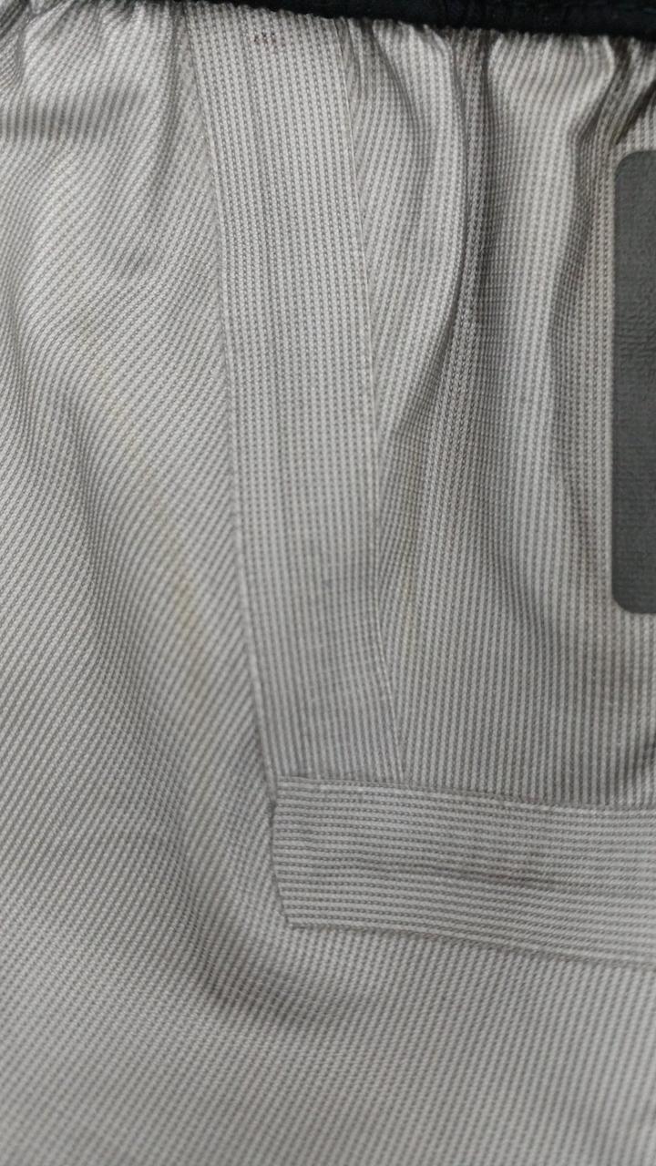 裏側　シミあり