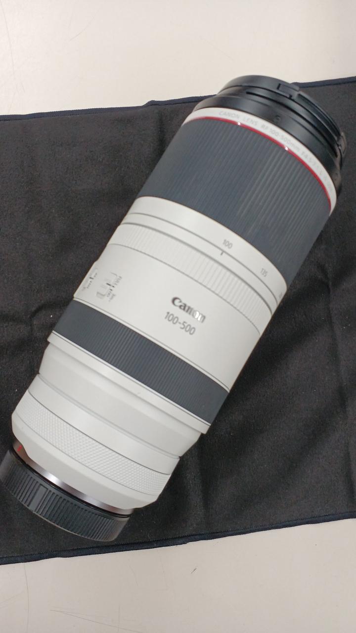 Canon AV1本体 ライト 望遠レンズ 960px-