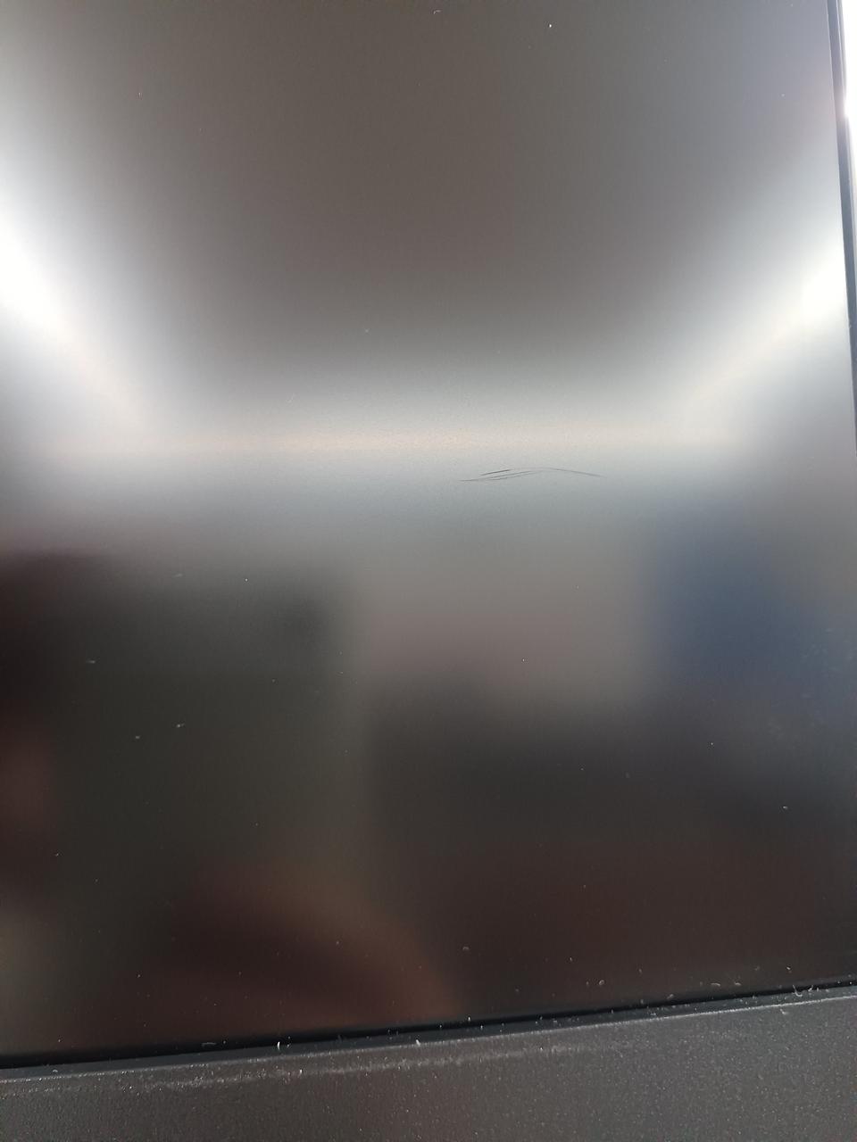 画面右下に少々キズあり