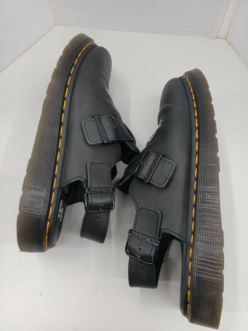 限定コラボ・美品　ドクターマーチン　JORGE PLEASURES　刺繍サンダル DR,MARTENS PLEASURESコラボ|刺繍サンダル|【ハードオフ公式通販】オフ