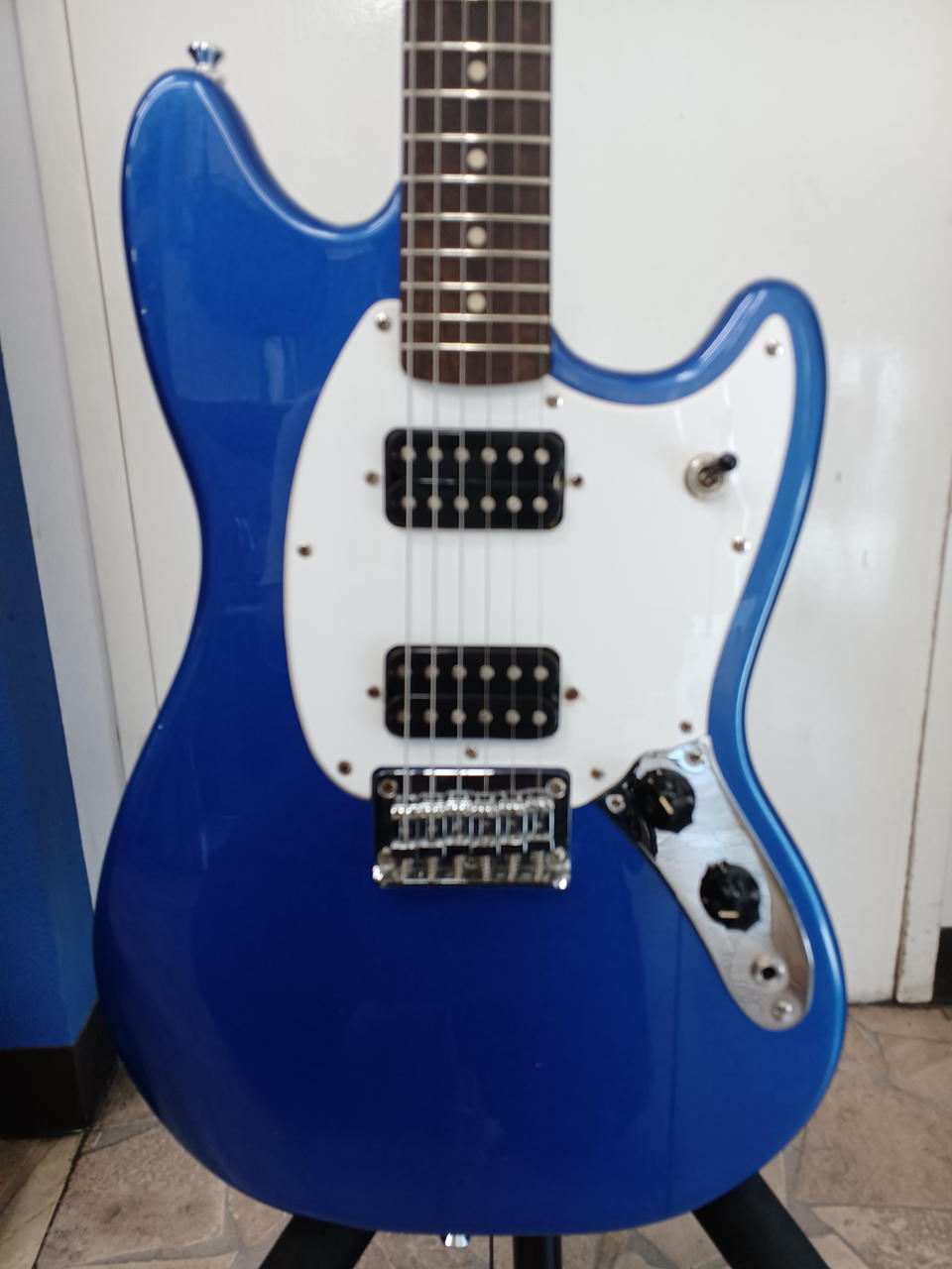 関西圏手渡しのみ　Squier エレキベース ライトブルー ケース付き Amazon | Legend レジェンド エレキベース ブルーバースト LJB-Z