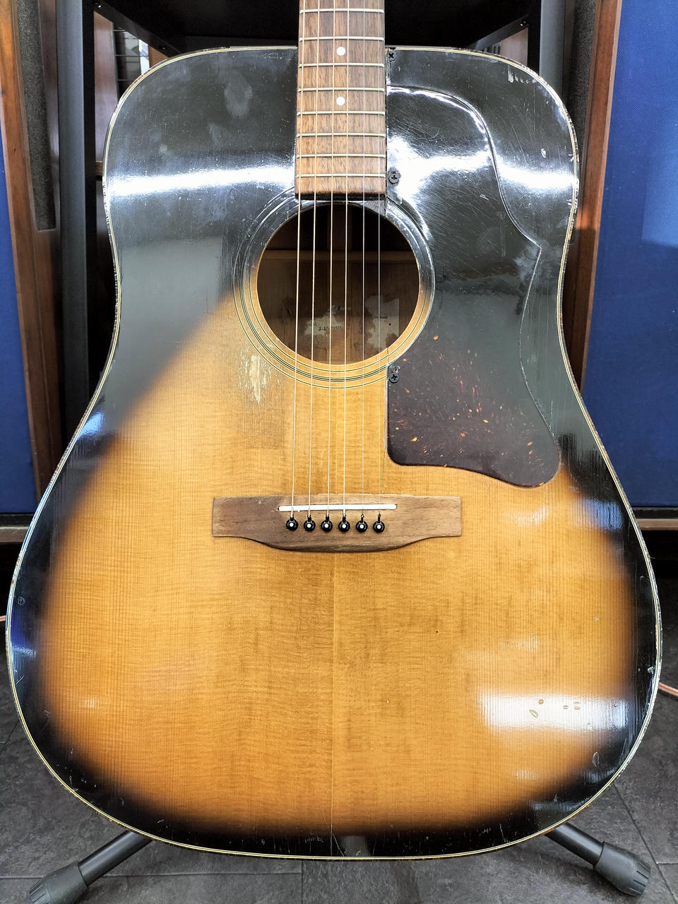 Gibson j45 style1963【ジャンク品　要修理】 WW 2 Gibson J-45 Restoration | PART 2 | - YouTube