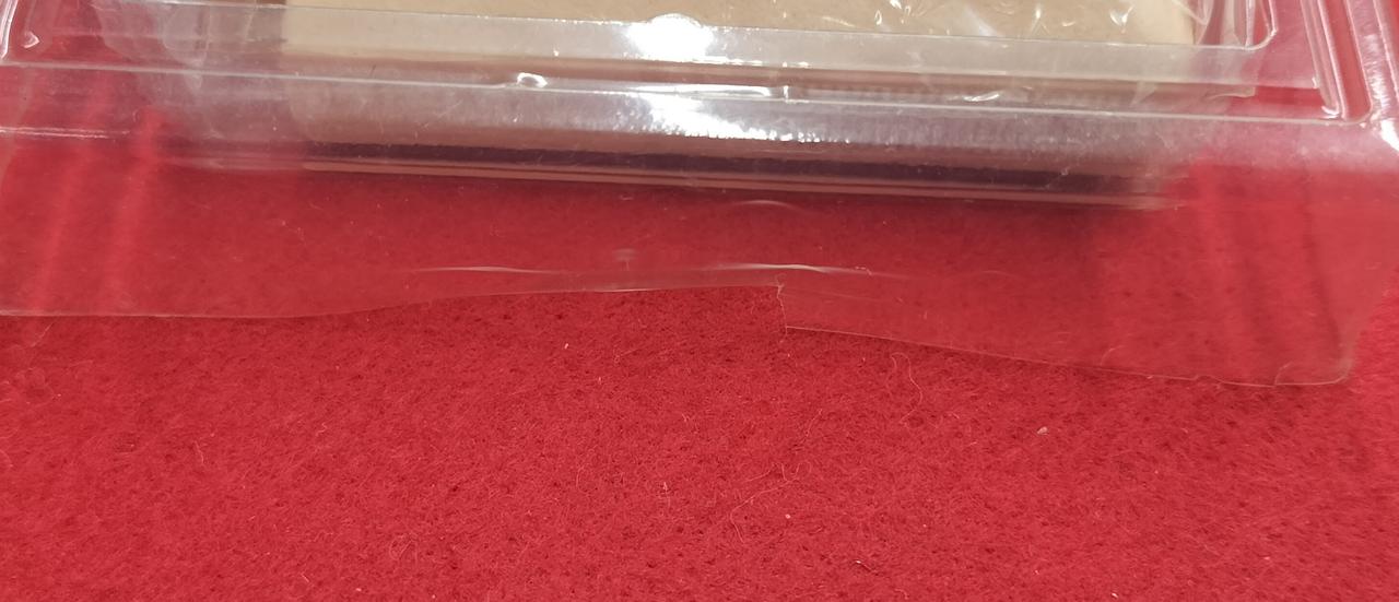 内箱に割れあります