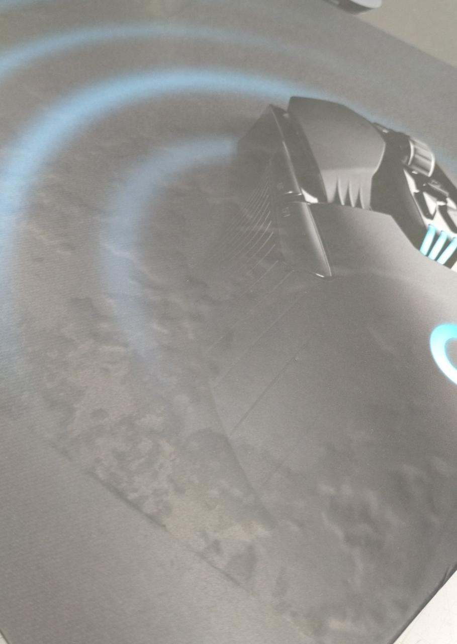 ラベル剥がし跡の様なシミ汚れあり